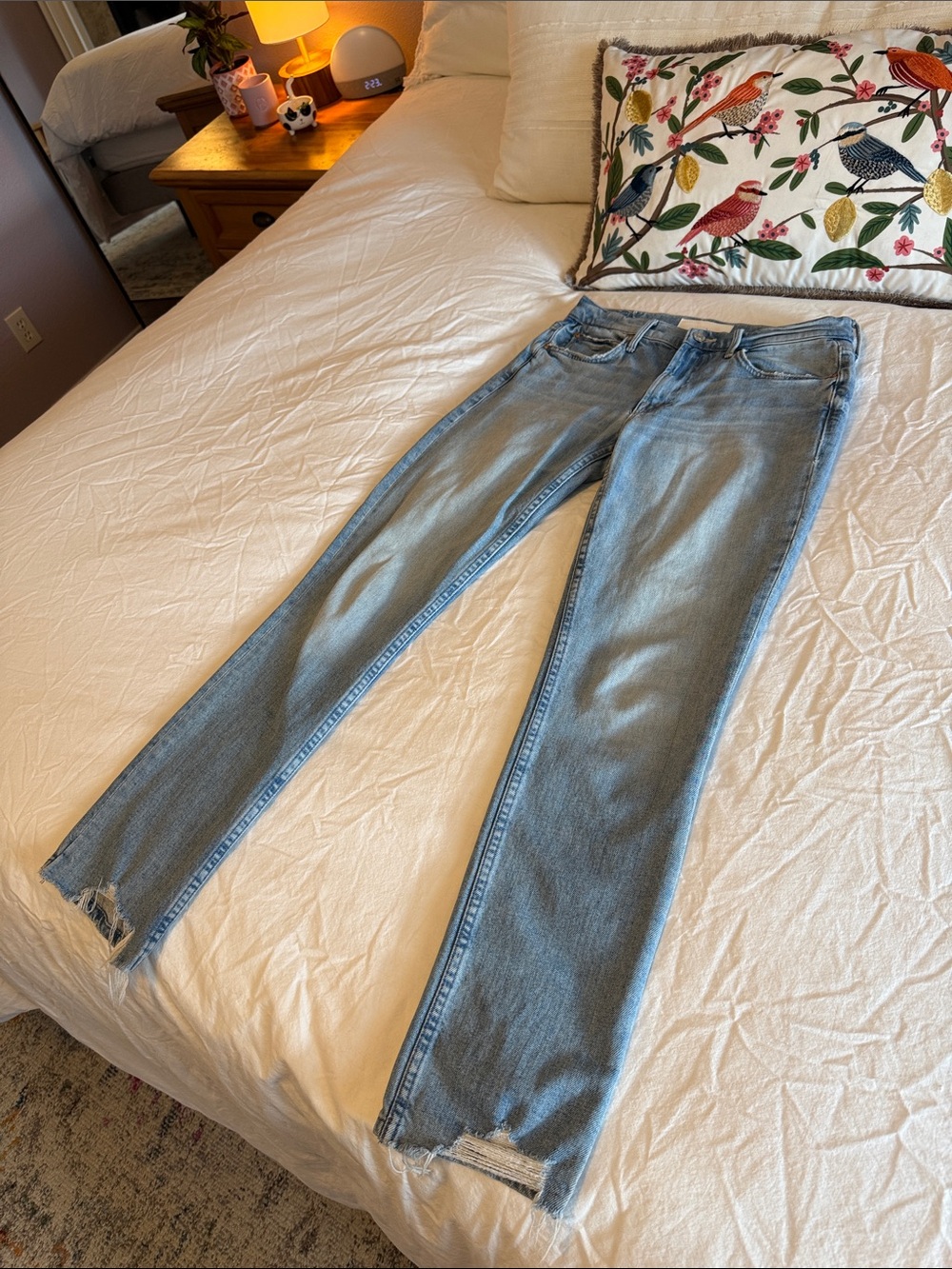 MOTHER Denim The Flirt Fray straight leg jeans in wash “I Confess” - size 27